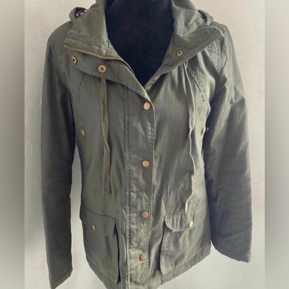 Women’s Jacket (Size M)